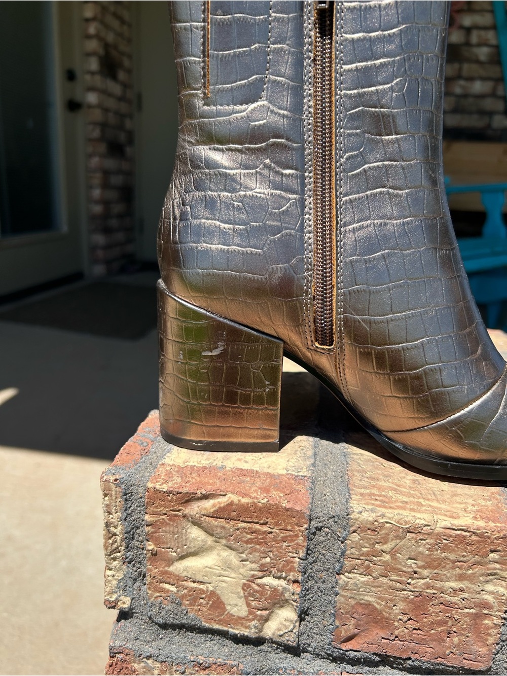 Vionic Metallic Croc-Embossed Ankle Boots - Gold Like NEW Size 6.5 - Picture 12 of 12